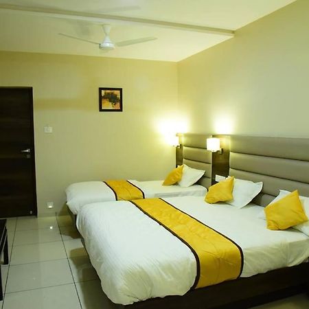 Hotel Ahmedabad Inn Ngoại thất bức ảnh
