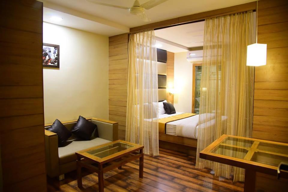Hotel Ahmedabad Inn Phòng bức ảnh