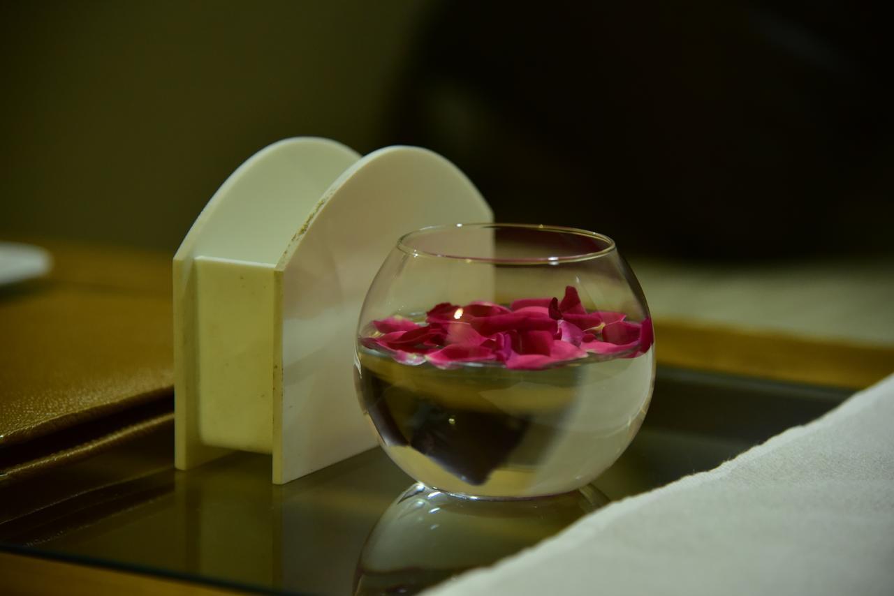 Hotel Ahmedabad Inn Ngoại thất bức ảnh